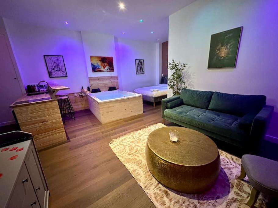 Colline, La Suite Cinema Spa Privee Nancy Exterior foto